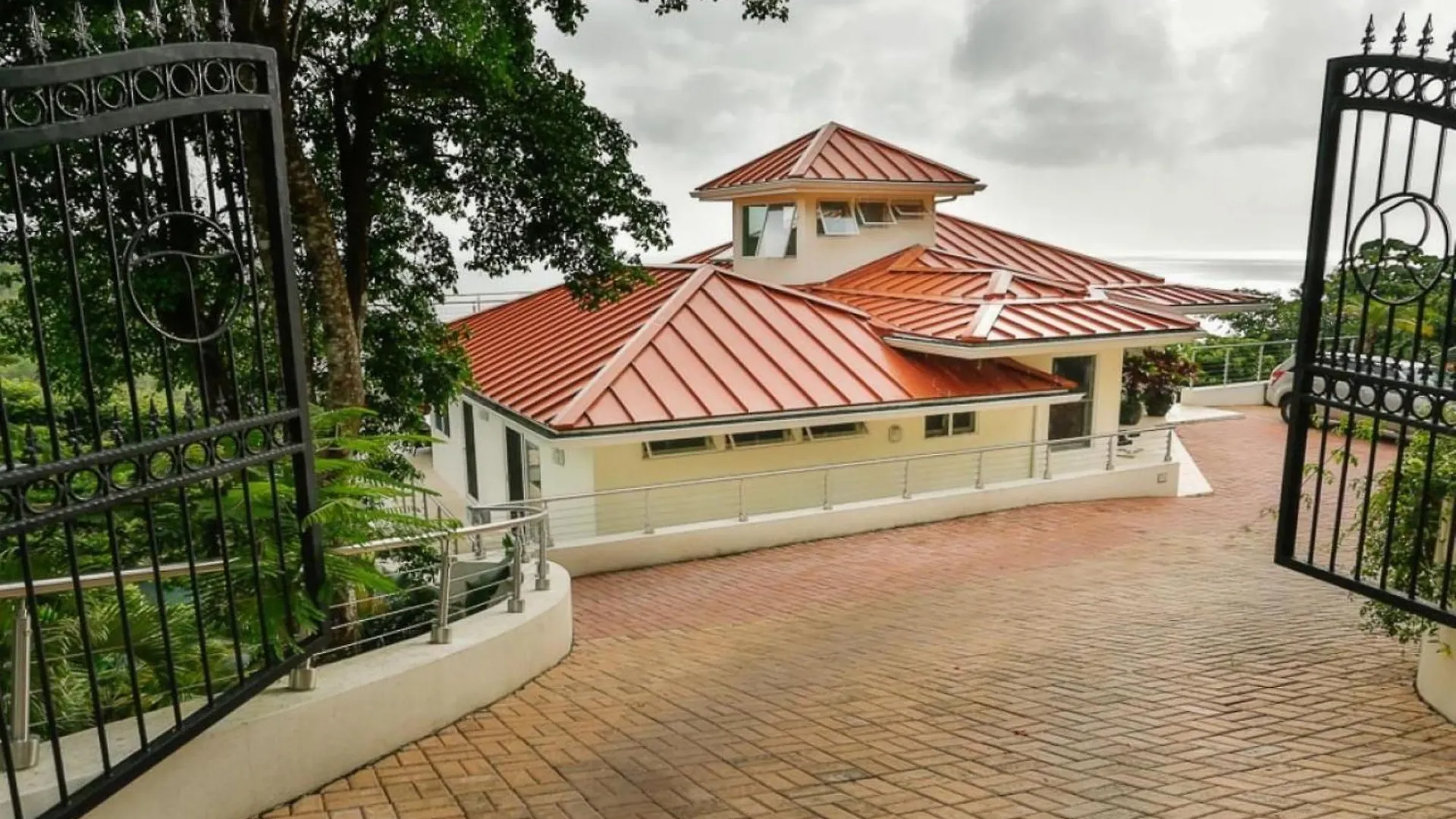 Magnificent 6 Bedroom Villa Gros Islet